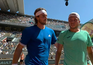 Πέρασε στον δεύτερο γύρο του Roland Garros o Τσιτσιπάς