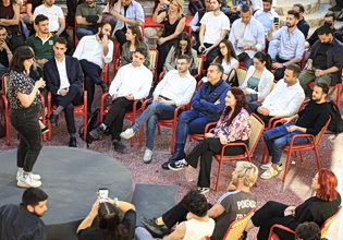 Unmute Now Athens: Ο Αλέξης Τσίπρας στο πλευρό της νέας γενιάς
