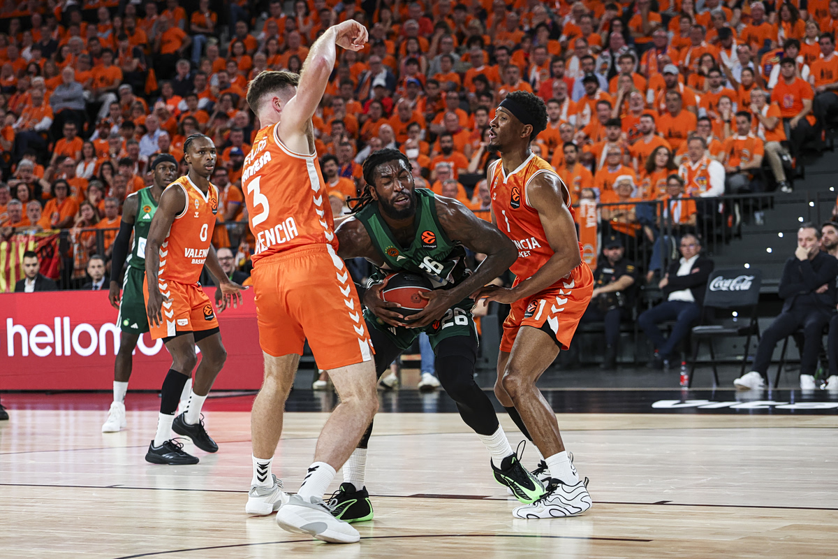 Δεύτερη φορά στην ιστορία της Euroleague που γυρίζει σειρά από 0-2!