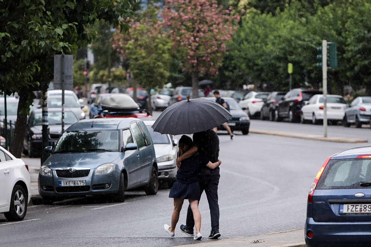 Καιρός: Τοπικές βροχές σε αρκετές περιοχές της χώρας – Η πρόγνωση για την Αττική