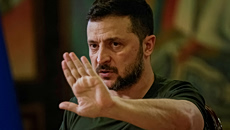 Ουκρανία: Κατάπαυση του πυρός από τα μεσάνυχτα της Τρίτης, ανακοινώνει ο Ζελένσκι