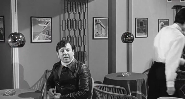 Finos Film: Το ξεκαρδιστικό video για τη σημερινή «Ημέρα του σερβιτόρου»