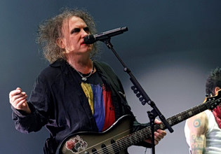 Μικ Τζάγκερ: Τι λέει για τη συνεργασία των Rolling Stones με τον Ρόμπερτ Σμιθ