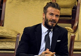 «Sir David Beckham Rose»: Ο Ντέιβιντ Μπέκαμ απέκτησε το δικό του τριαντάφυλλο χάρη στην κόρη του Χάρπερ