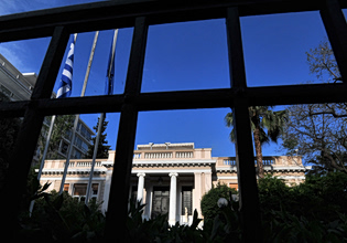 Απαντες καταγγέλλουν θεσμική εκτροπή η κυβέρνηση ψάχνει πως θα πει όχι στην Εξεταστική