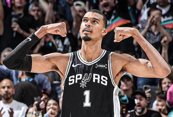 NBA: Έγραψε Ιστορία ο Γουεμπανιάμα και οι Σπερς έκαναν το 3-2