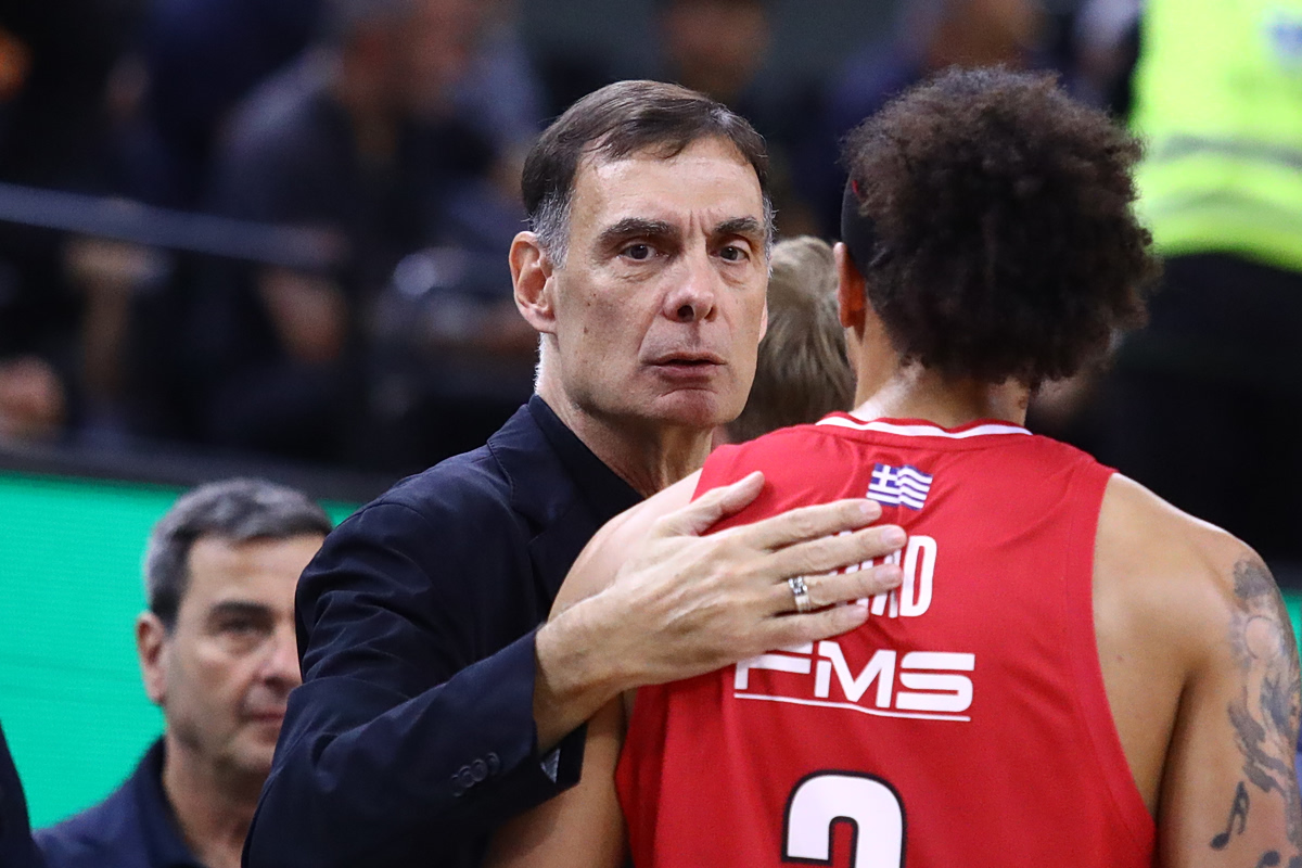 Ο Γουόρντ αποχώρησε τραυματίας (vid)