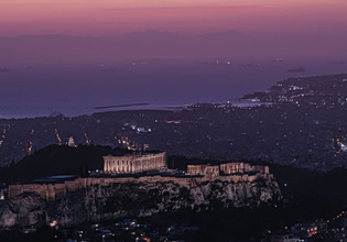 Ο Θοδωρής Κολυδάς «δείχνει» τις περιοχές που πρέπει να διερευνηθούν για την οσμή αερίου στην Αττική