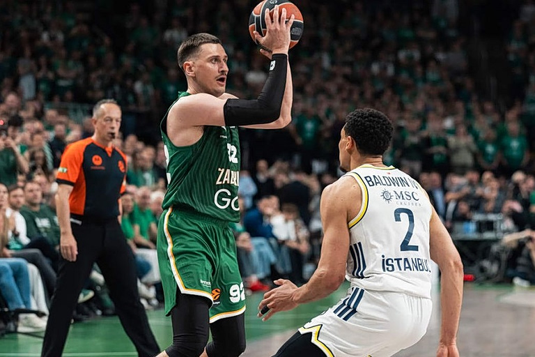 Ζαλγκίρις - Φενέρμπαχτσε 90-94: Πρόκριση στην παράταση οι Τούρκοι και «ραντεβού» με τον Ολυμπιακό στο F-4