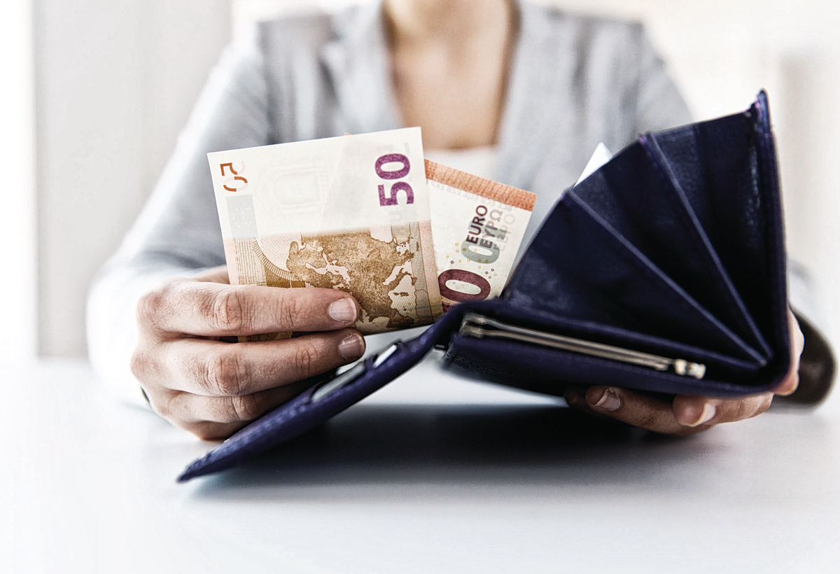 ΕΦΚΑ – ΔΥΠΑ: Πότε θα καταβληθούν συντάξεις και επιδόματα