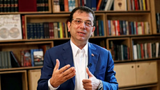 Ξεκίνησε η δίκη του Ιμάμογλου για πολιτική κατασκοπεία – «Σκουπίδια το κατηγορητήριο»