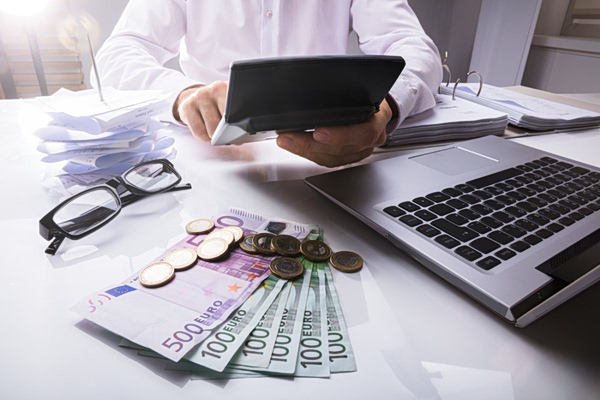Ψαλίδι έως 22% στις συντάξεις αλλά και στα αναδρομικά