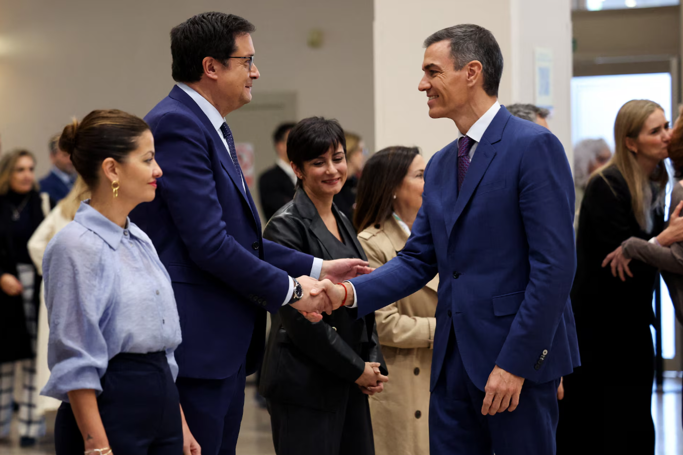 Η Ισπανία επιμένει στους κανόνες για social media και AI, παρά την πίεση από τις μεγάλες εταιρείες τεχνολογίας