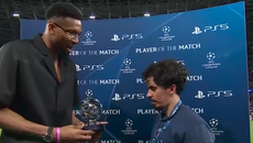 Champions League: MVP ο Βιτίνια, ο Αντετοκούνμπο την απονομή (vid)