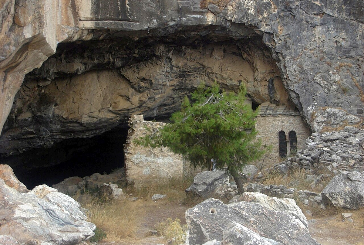 «Κάτι προσπαθούσε να μπει στο μυαλό μου» – Η Πεντέλη στα πιο στοιχειωμένα μέρη της Ευρώπης