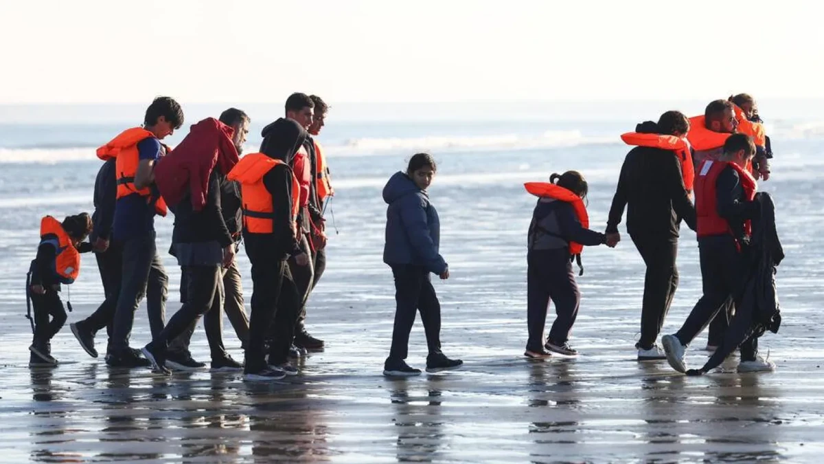 Η ΕΕ ξοδεύει δισεκατομμύρια στις απελάσεις μεταναστών – Γιατί η στρατηγική αυτή δεν αποδίδει