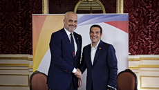 Τσίπρας σε Ράμα: Δεν δέχομαι μαθήματα περί αριστεράς – Πατριωτικό καθήκον η στήριξη της μειονότητας