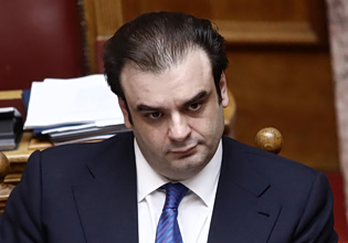 Αντιπαράθεση στη Βουλή για τα «κόκκινα δάνεια» – Επίθεση Πιερρακάκη στον νόμο Κατσέλη