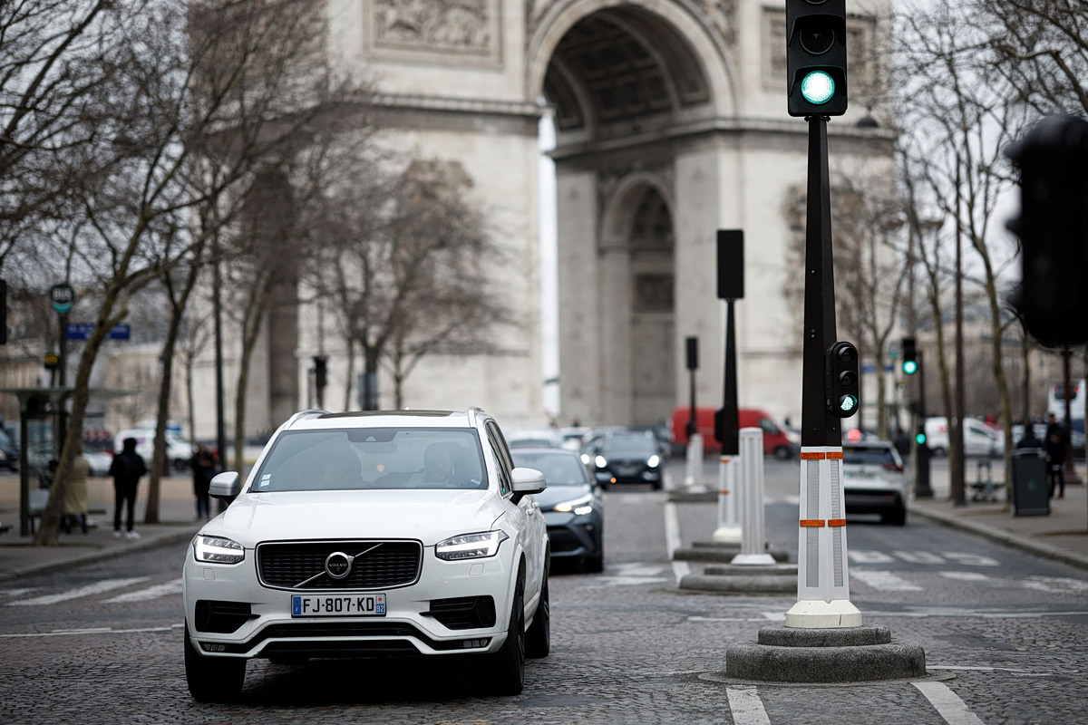 Πώς τα SUV «εξαφανίζουν» τις θέσεις στάθμευσης και αυξάνουν τους κινδύνους στους δρόμους της Ευρώπης