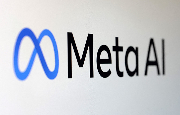 Μετά τα έξυπνα γυαλιά, η Meta ετοιμάζει μενταγιόν ΑΙ