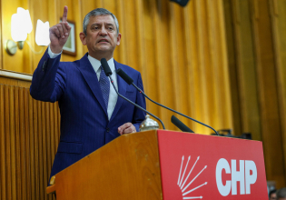 Τουρκία: Βαθαίνει η κρίση στο CHP – Αντιπαράθεση για συνέδριο, φήμες για νέο κόμμα