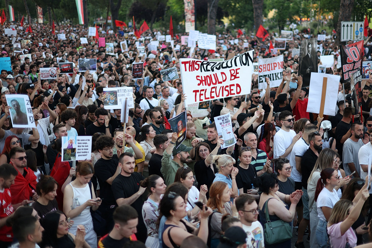 Νέες διαμαρτυρίες πολιτών στην Αλβανία εναντίον του τουριστικού σχεδίου που συνδέεται με τον Τραμπ