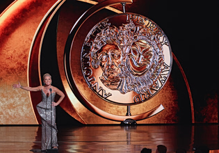 Tony Awards 2026: Η Pink, οι συγκινητικές ομιλίες και οι μεγάλοι νικητές της βραδιάς