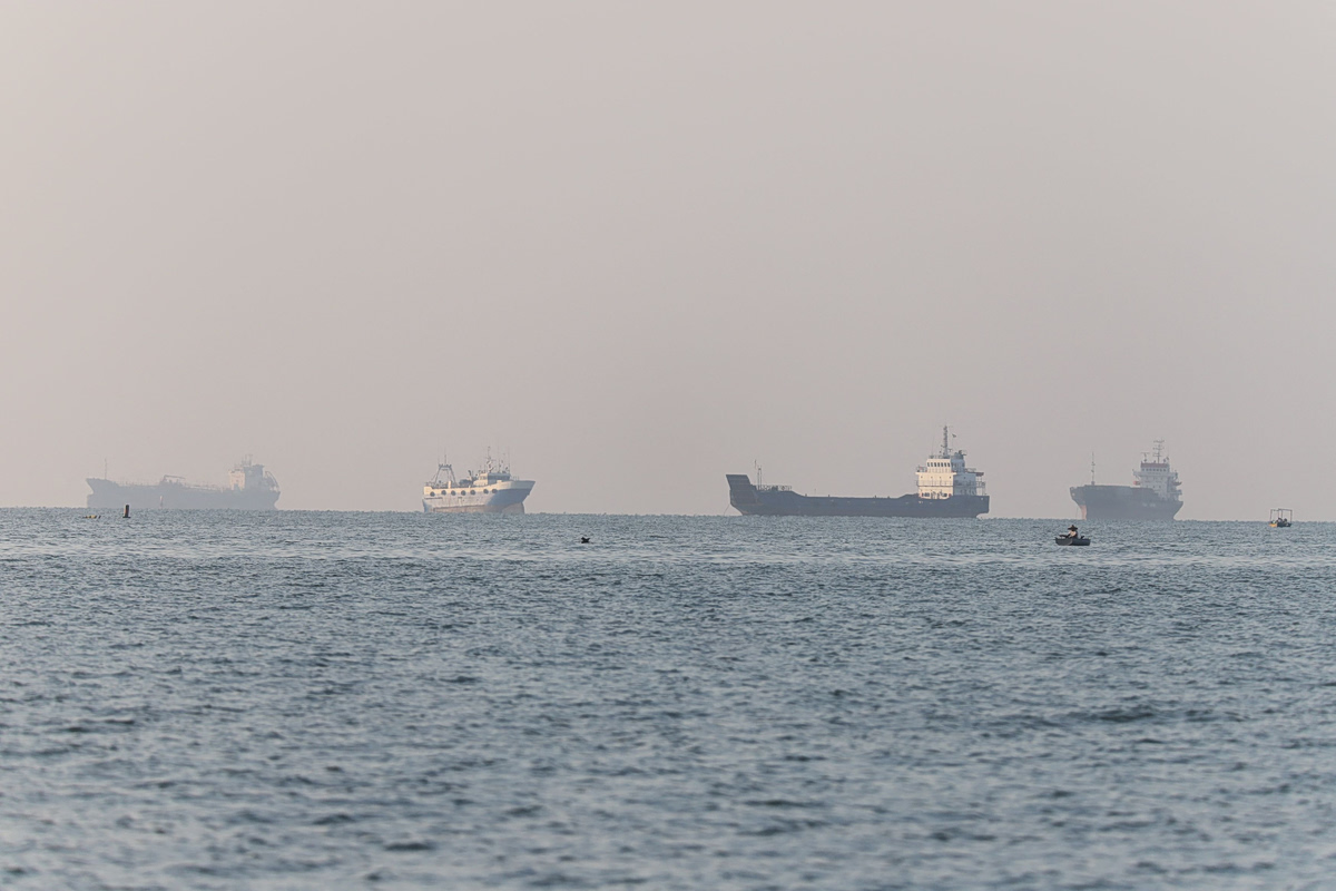 ΕΕ: Νέες κυρώσεις κατά Ιράν λόγω του κλεισίματος των Στενών του Ορμούζ