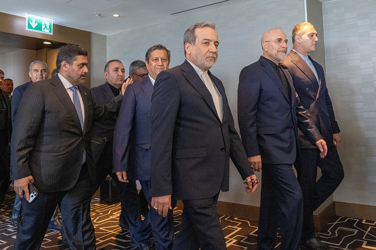 Η αντιπροσωπεία του Ιράν αποχώρησε από τον χώρο διαπραγματεύσεων μετά τις απειλές Τραμπ – Τι απάντησε ο Γκαλιμπάφ