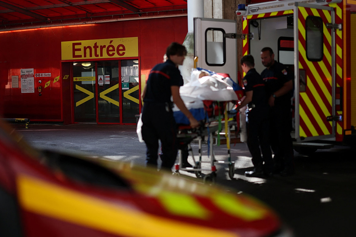 Γαλλία: Ασφυκτικά γεμάτα τα νεκροτομεία του Παρισιού λόγω καύσωνα – Σε απόγνωση οι οικογένειες