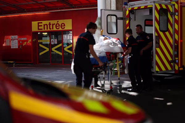 Γαλλία: Ασφυκτικά γεμάτα τα νεκροτομεία του Παρισιού λόγω καύσωνα – Σε απόγνωση οι οικογένειες