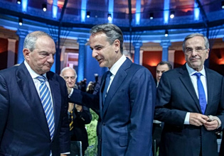 Το «καρφί», το «πέταλο» και η δυσκολία Μητσοτάκη απέναντι σε Καραμανλή – Σαμαρά