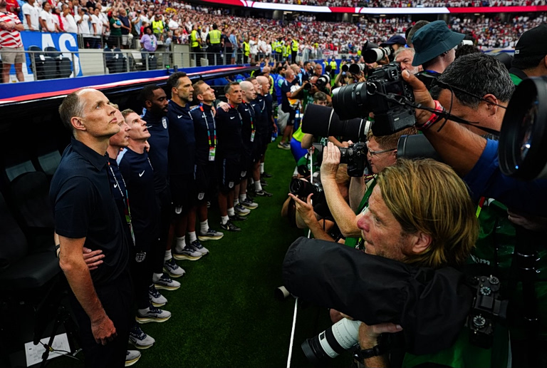 Παράπονα στη FIFA από Τούχελ για τους φωτογράφους: «Δεν μπορούσα να δω την ομάδα μου»