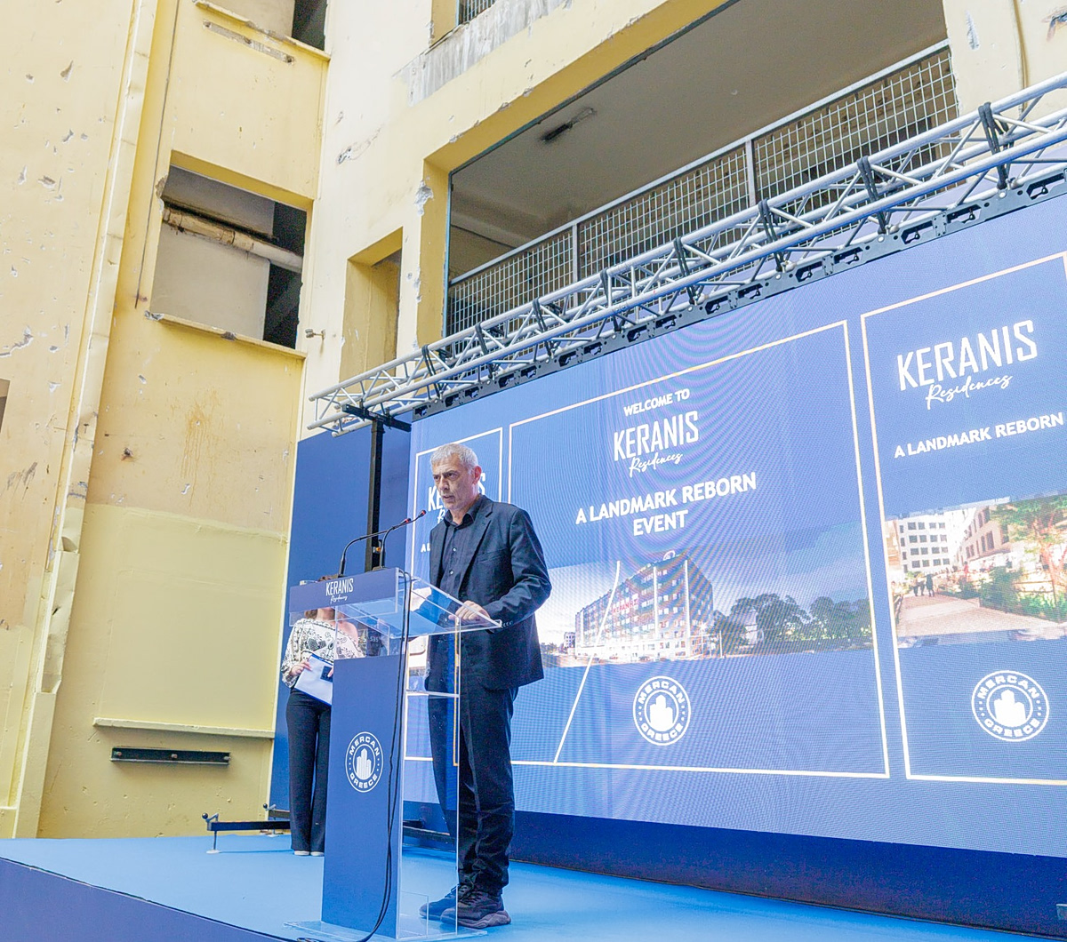 O Δήμαρχος Πειραιά Γιάννης Μώραλης στην εκδήλωση έναρξης εργασιών για την ανάπλαση ιστορικού κτιρίου