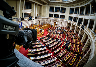 Ο πολιτικός καμβάς των 40 ανεξάρτητων στη Βουλή – Οι αλλαγές που φέρνει η επάνοδος Τσίπρα και οι μνηστήρες της δεξιάς