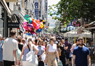 Food and Beverage Sector Bets on Summer Tourism Boom