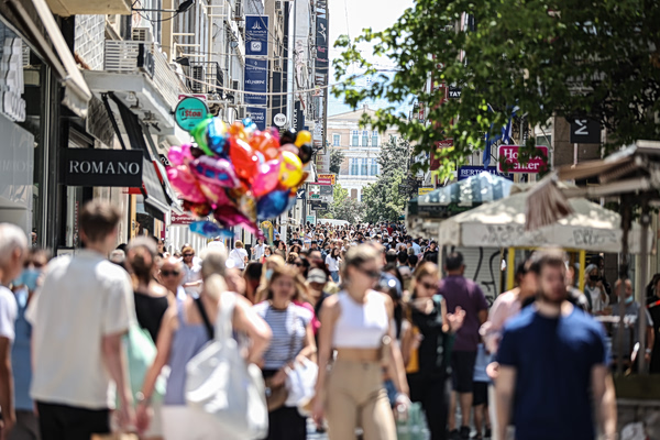 Food and Beverage Sector Bets on Summer Tourism Boom