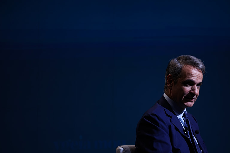 Σήμερα καταθέτει η ΝΔ την πρότασή της για τη Συνταγματική Αναθεώρηση – Ο Μητσοτάκης της συγκάλυψης μιλάει για το άρθρο περί ευθύνης υπουργών