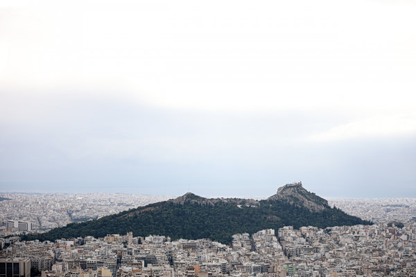 Η Αθήνα στις 10 πιο τουριστικά πυκνοκατοικημένες πόλεις του κόσμου – 10,2 εκατ. επισκέπτες το 2025