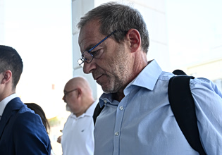 Δημήτρης Λιγνάδης: Εκ νέου στο εδώλιο για τρεις βιασμούς, μετά την εισαγγελική έφεση