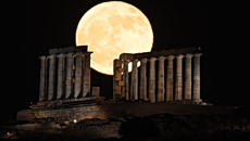 Πότε θα απολαύσετε την Πανσέληνο της Φράουλας; Πώς πήρε το όνομά του το μαγευτικό φαινόμενο