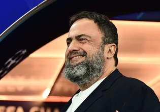Ακριβώς 16 χρόνια πριν κανείς δεν πήγαινε κόντρα στα μνημόνια, εκτός από έναν…