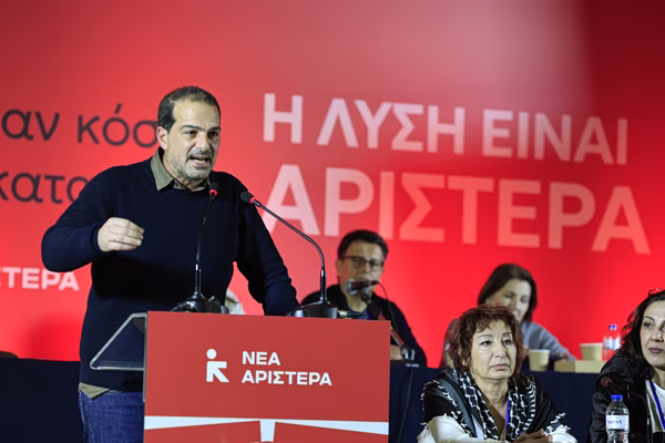Ο Σακελλαρίδης και οι βουλευτές της Νέας Αριστεράς κατέθεσαν μήνυση κατά Βελόπουλου για «υποκίνηση βίας»