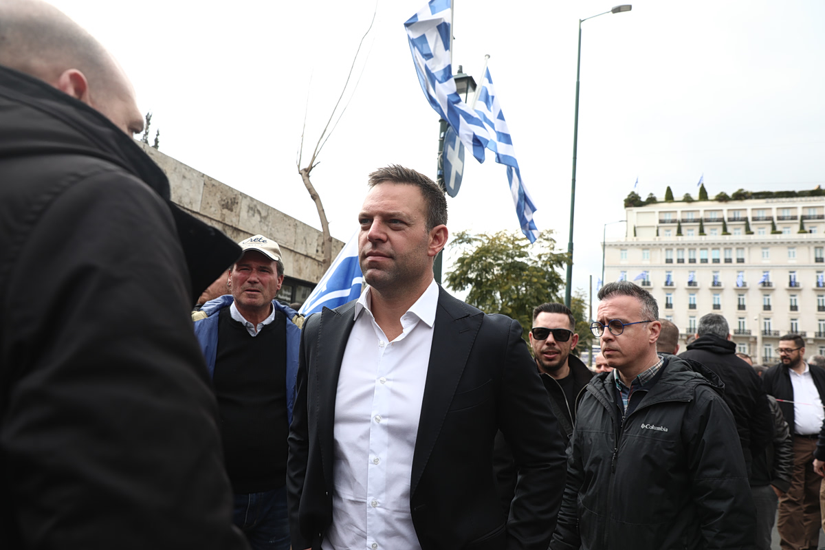 Μια φανταστική πρόταση για μετακίνηση Κασσελάκη στο ΠΑΣΟΚ και μια επίσημη διάψευση