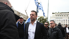 Μια φανταστική πρόταση για μετακίνηση Κασσελάκη στο ΠΑΣΟΚ και μια επίσημη διάψευση