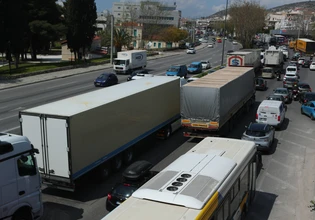 Καραμπόλα τριών οχημάτων στο κόμβο Μεταμόρφωσης – Τέσσερα ελαφρά τραυματίες