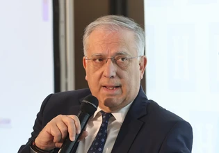 Θεοδωρικάκος: Τέλος το πλαφόν – «Δεσμευόμαστε για πάγωμα τιμών σε βασικά προϊόντα»