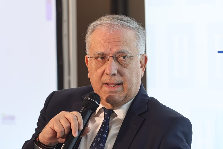 Θεοδωρικάκος: Τέλος το πλαφόν – «Δεσμευόμαστε για πάγωμα τιμών σε βασικά προϊόντα»