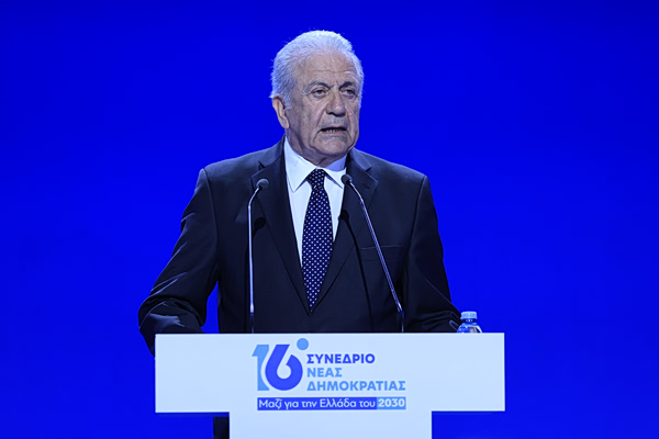 Νέα Αριστερά: Να μην διανοηθεί η κυβέρνηση να δώσει ασυλία στον Δημήτρη Αβραμόπουλο