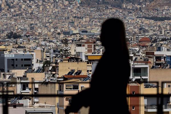 Το στεγαστικό παράδοξο: Σπίτια με άδεια δωμάτια και πολίτες χωρίς προσιτή στέγη